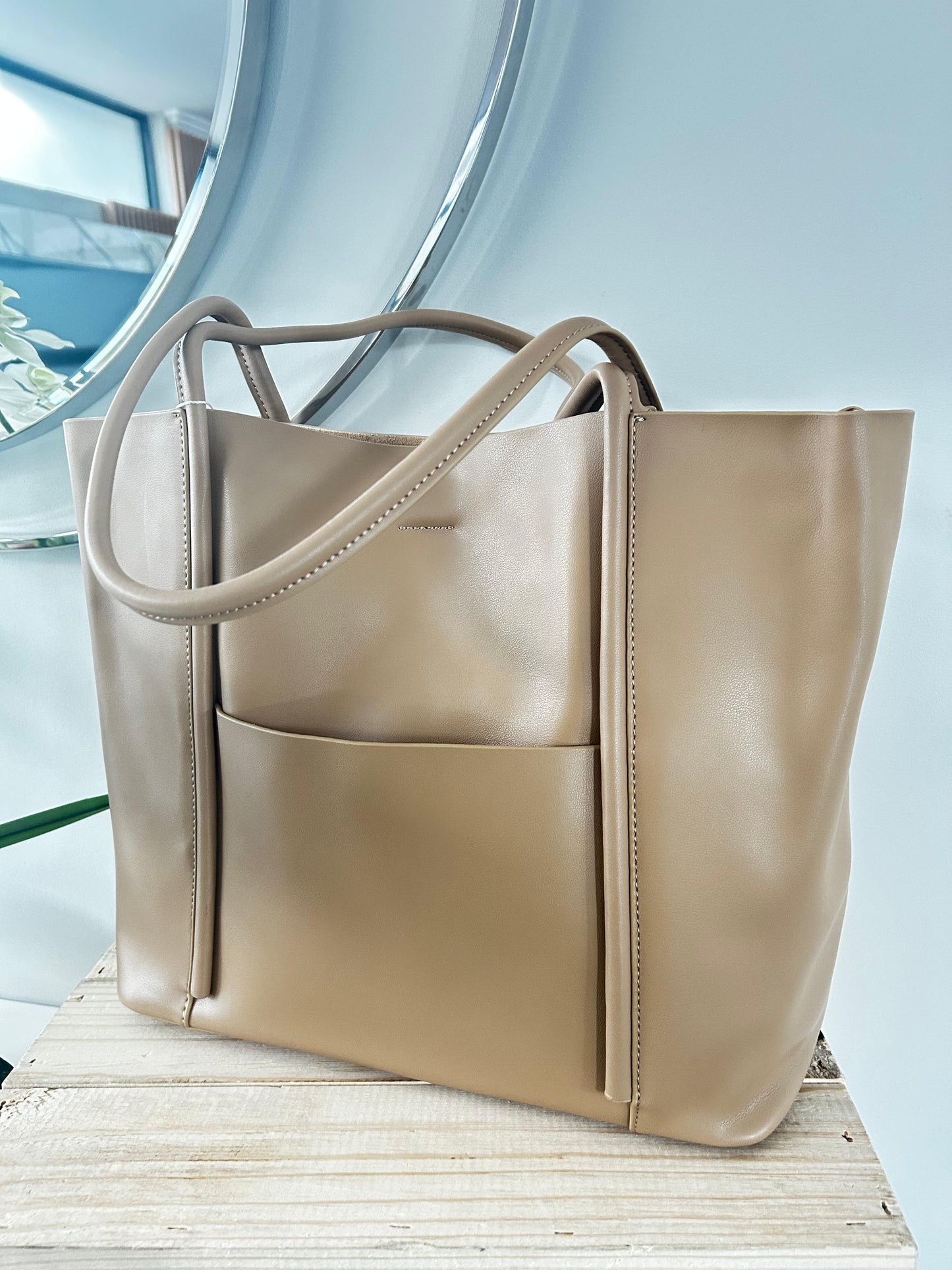 Leather tote bag