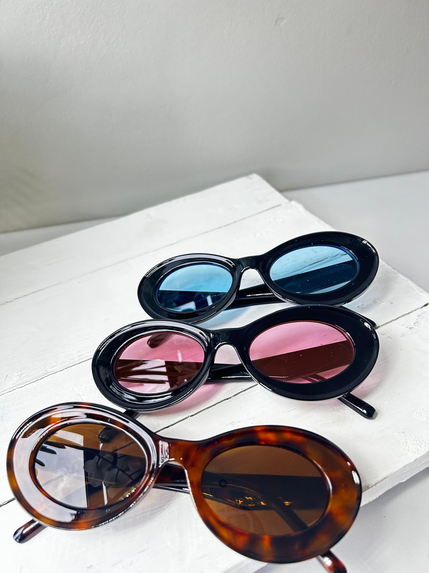 Oval frame sunglasses