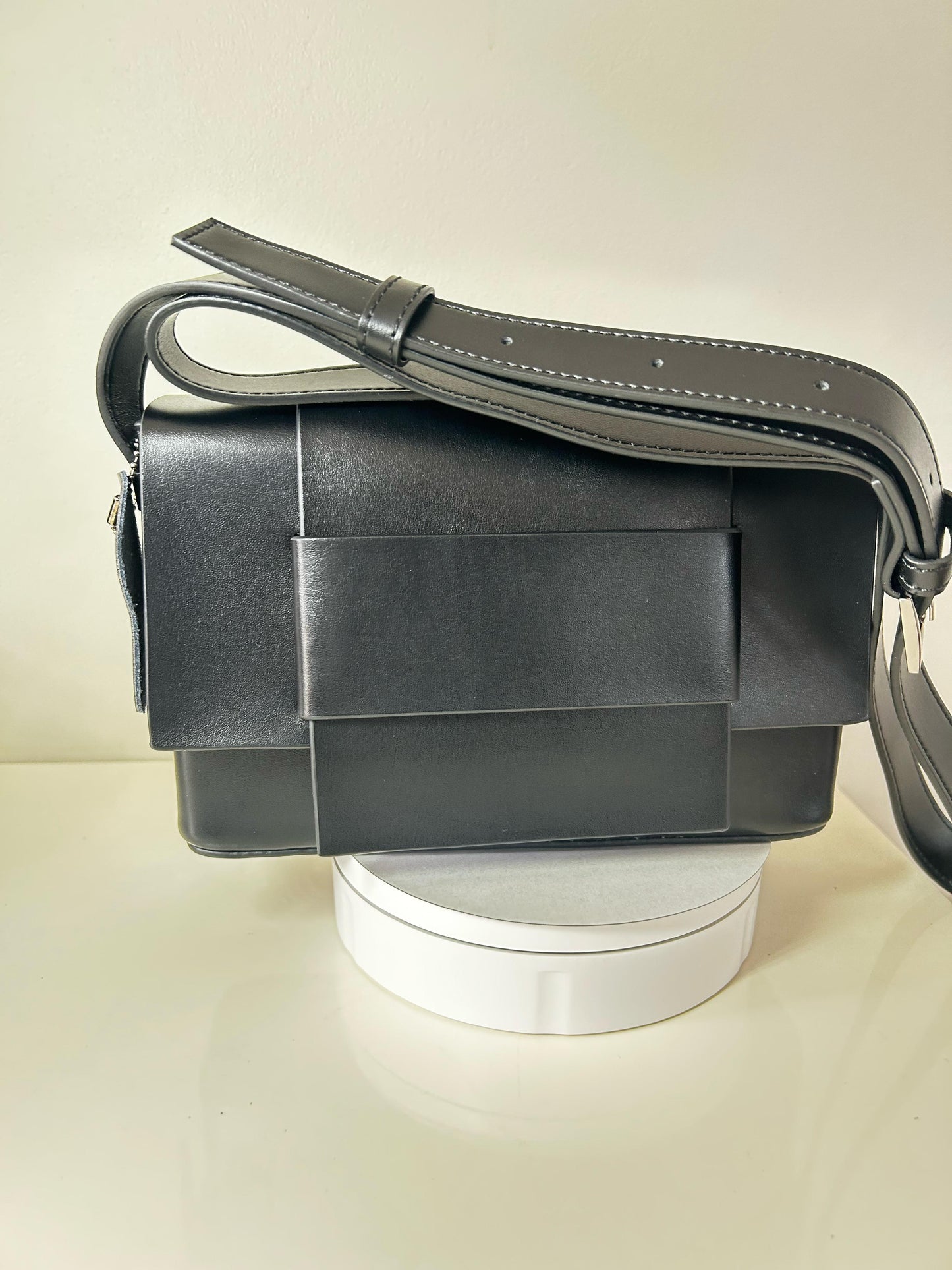 Ladies crossbody flip genuine leather