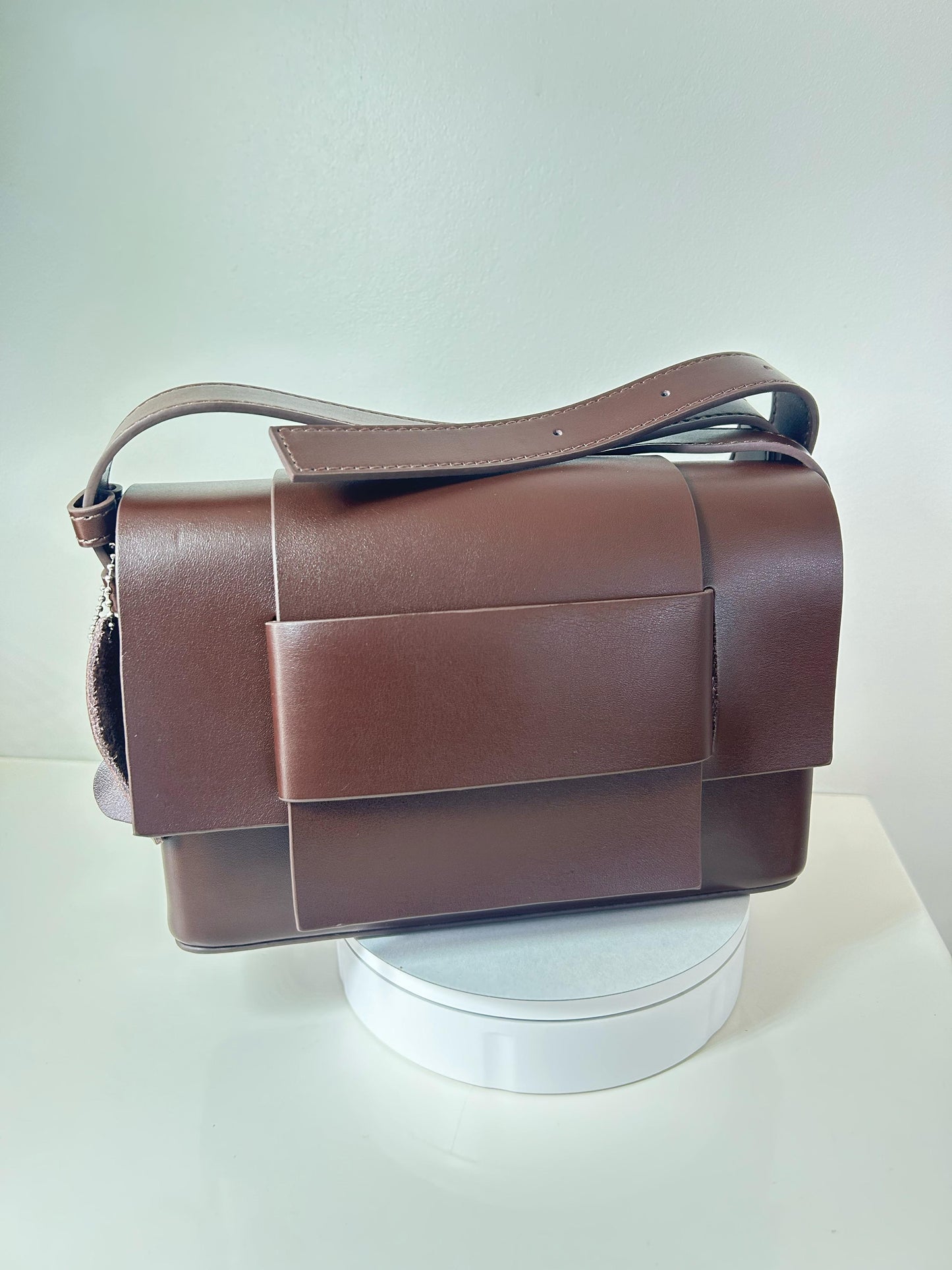Ladies crossbody flip genuine leather