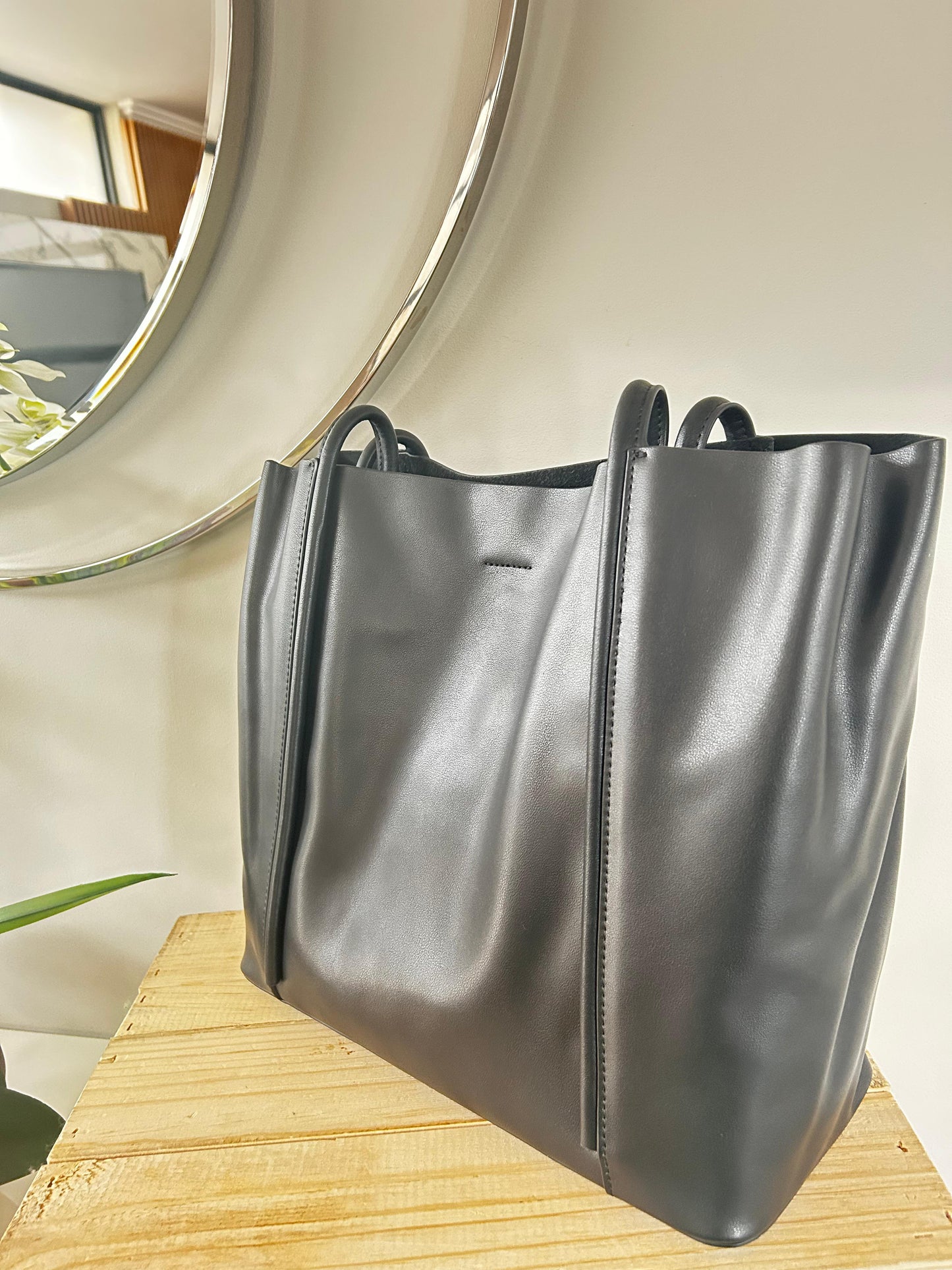 Leather tote bag