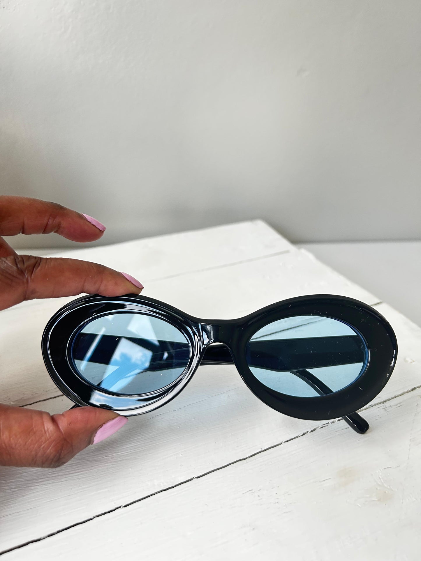 Oval frame sunglasses