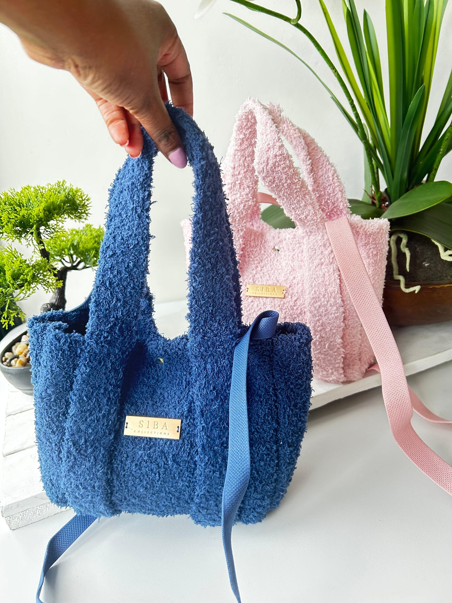 Plush knitted tote bags