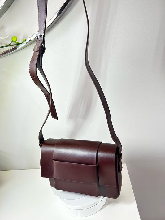 Ladies crossbody flip genuine leather