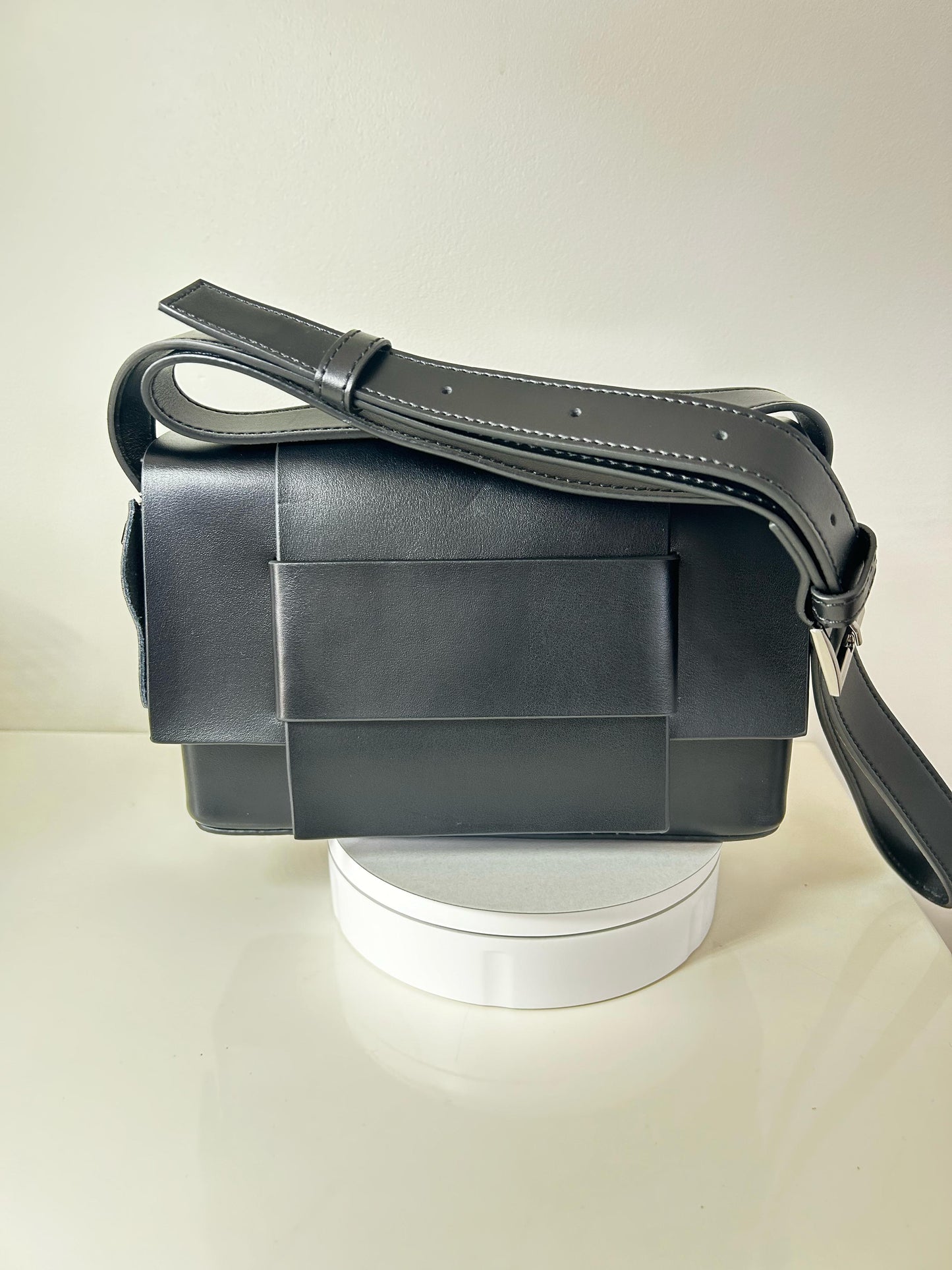 Ladies crossbody flip genuine leather