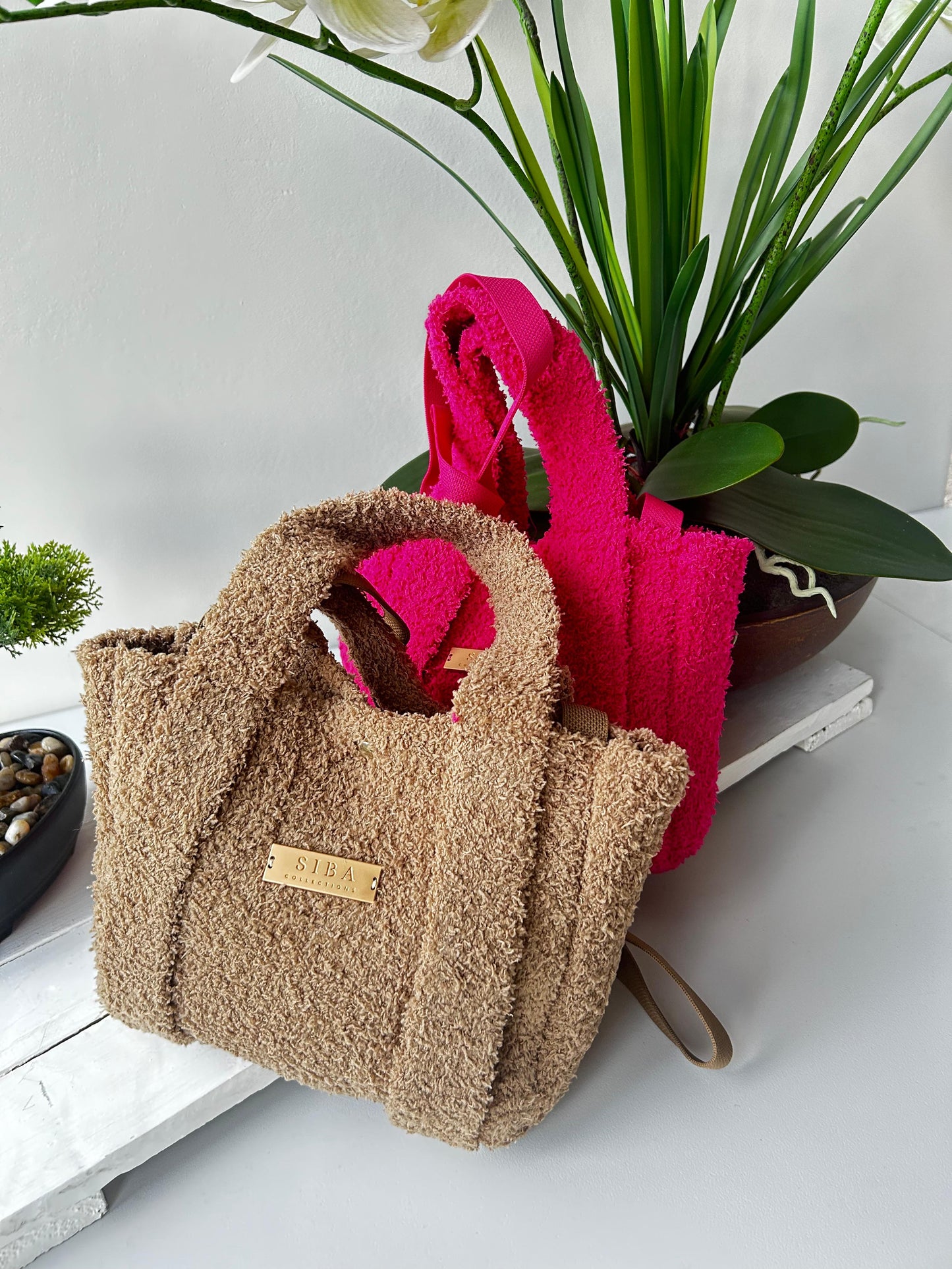 Plush knitted tote bags