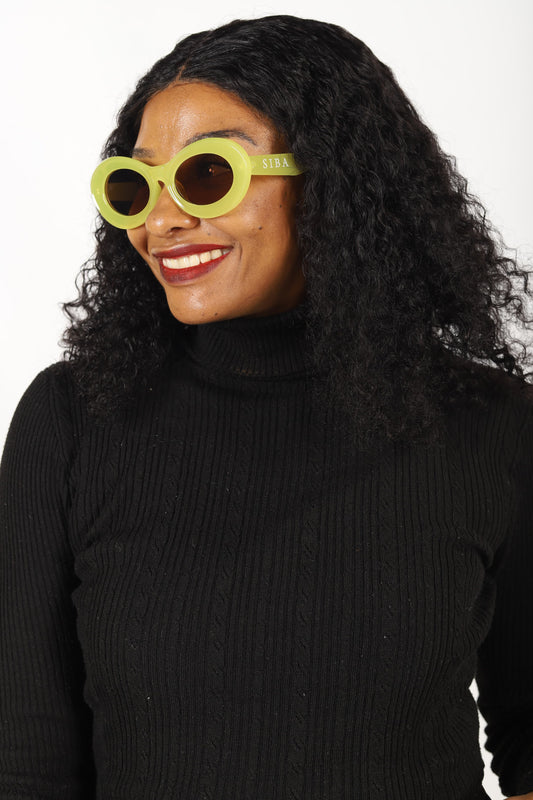 Oval frame sunglasses