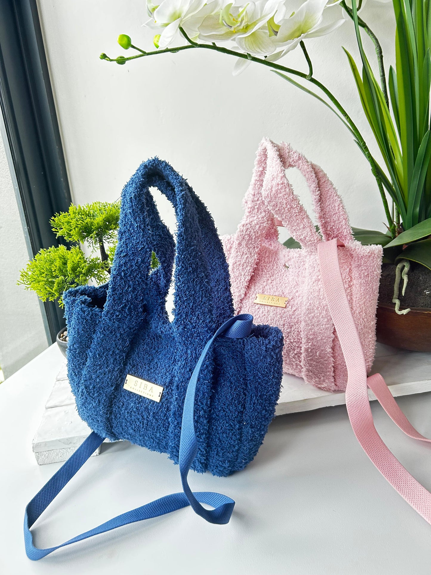 Plush knitted tote bags