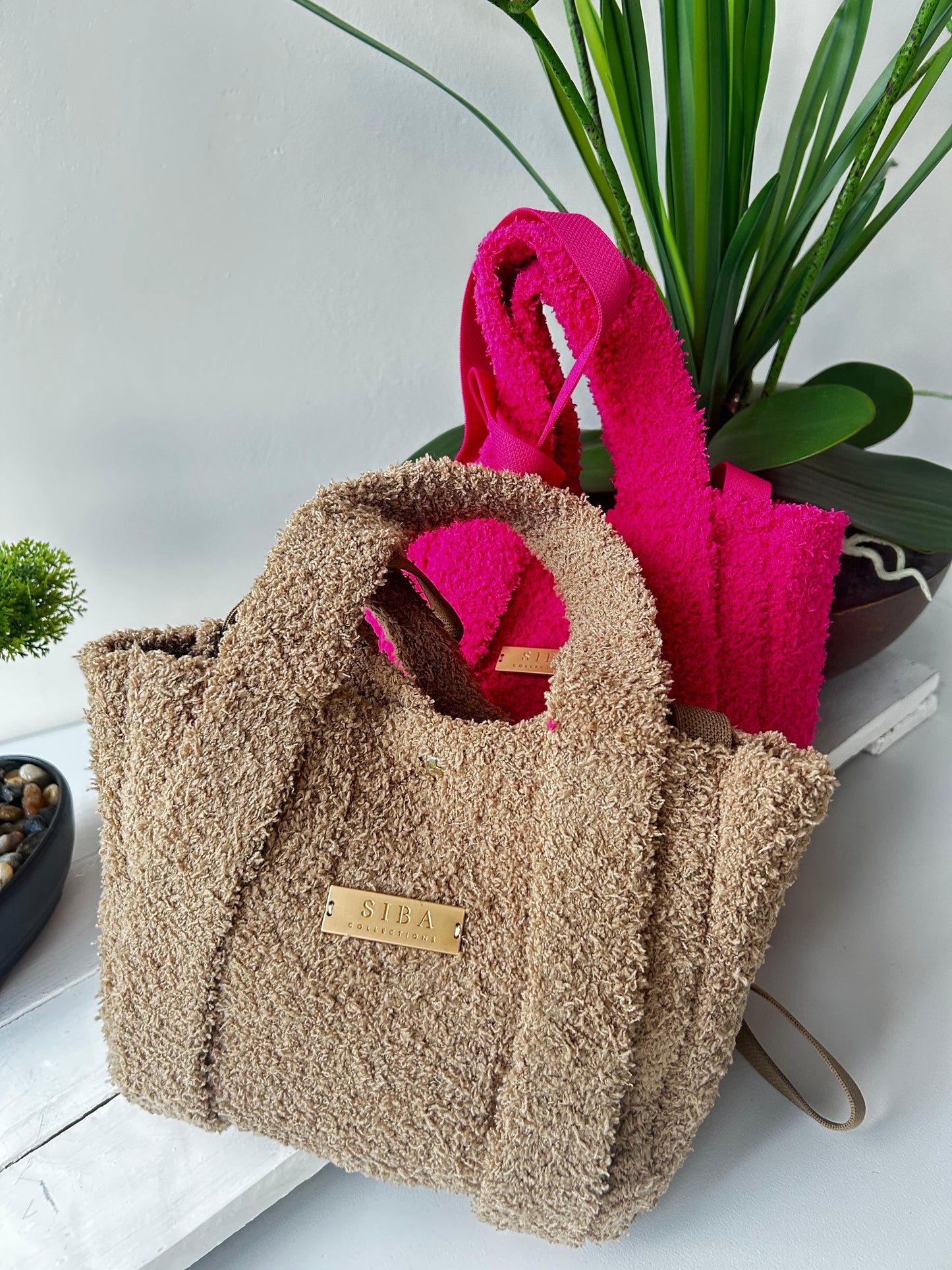 Plush knitted tote bags