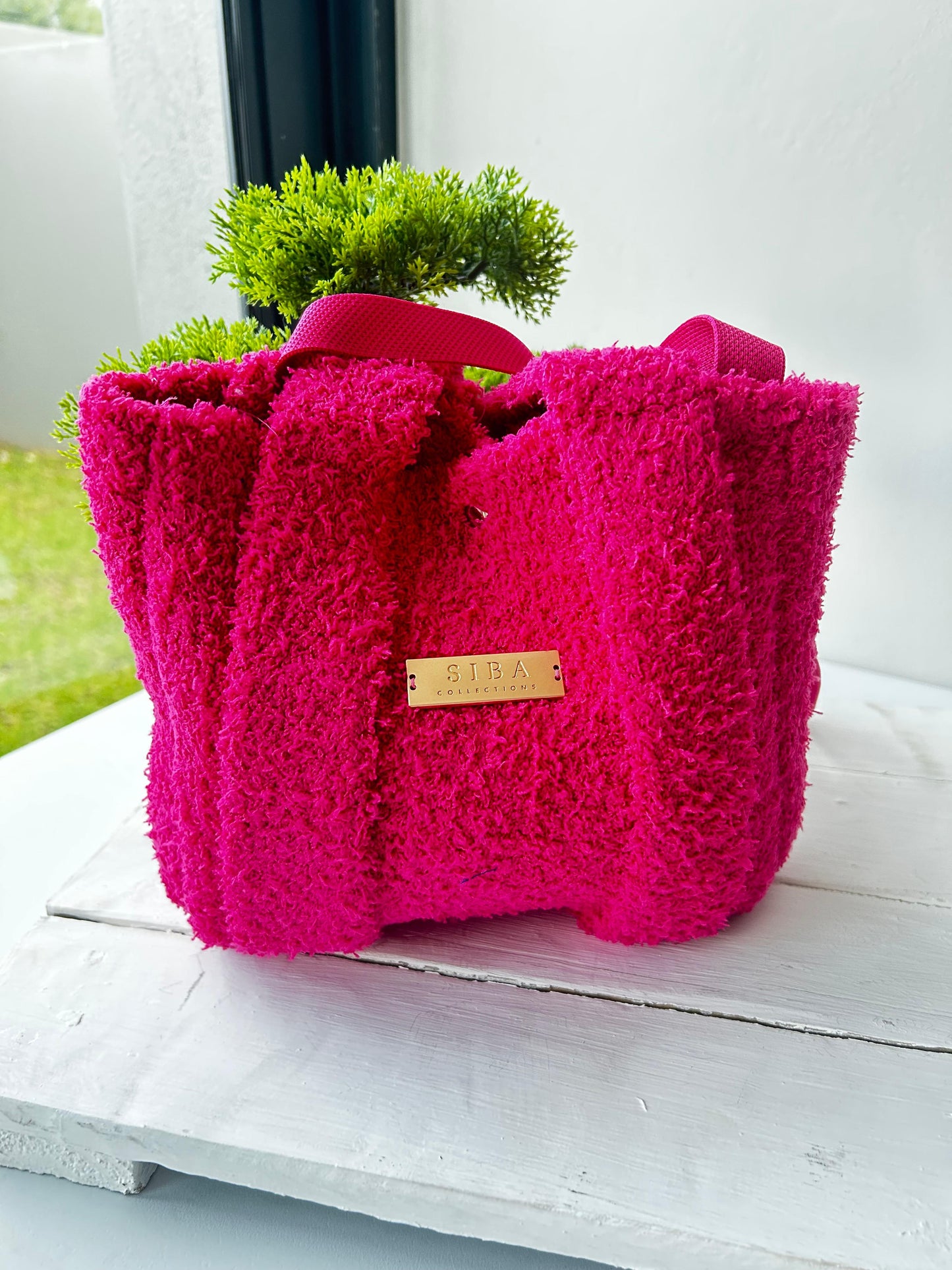 Plush knitted tote bags